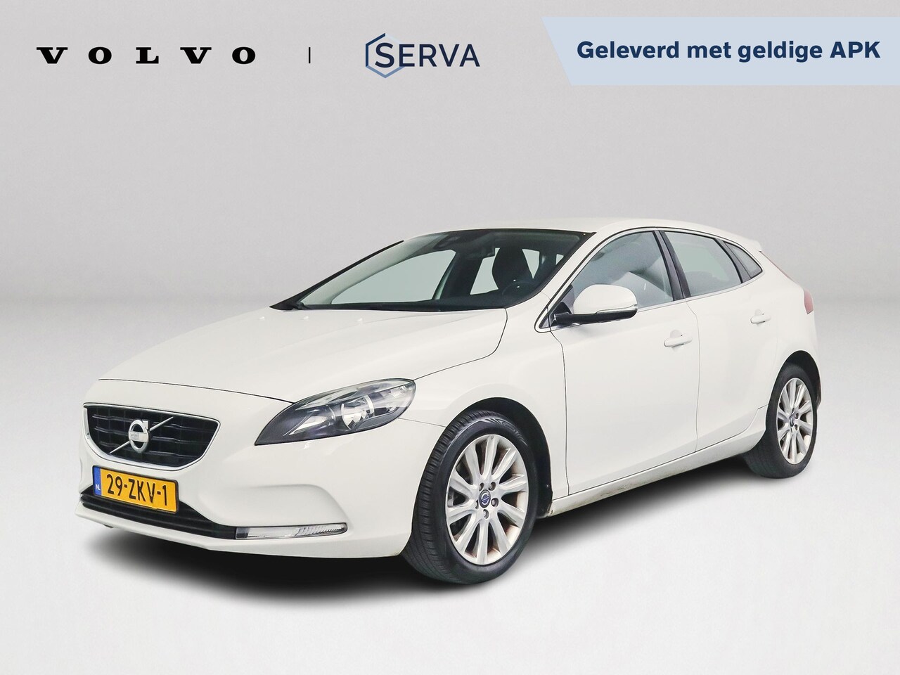 Volvo V40 - T4 Momentum | Trekhaak | Parkeercamera - AutoWereld.nl