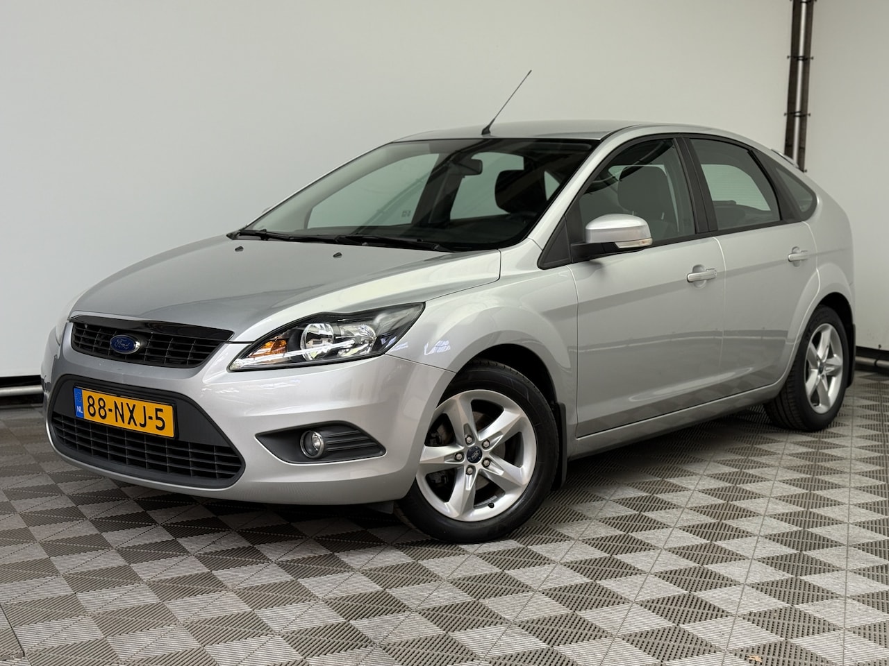 Ford Focus - 1.6 Comfort 5-drs Airco PDC LM16" NL Auto - AutoWereld.nl