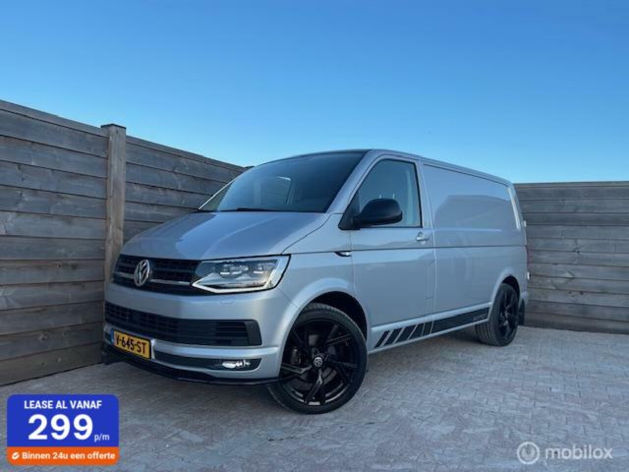Volkswagen Transporter - 2.0 TDI L1H2 Highline DSG- 20Inch - AutoWereld.nl