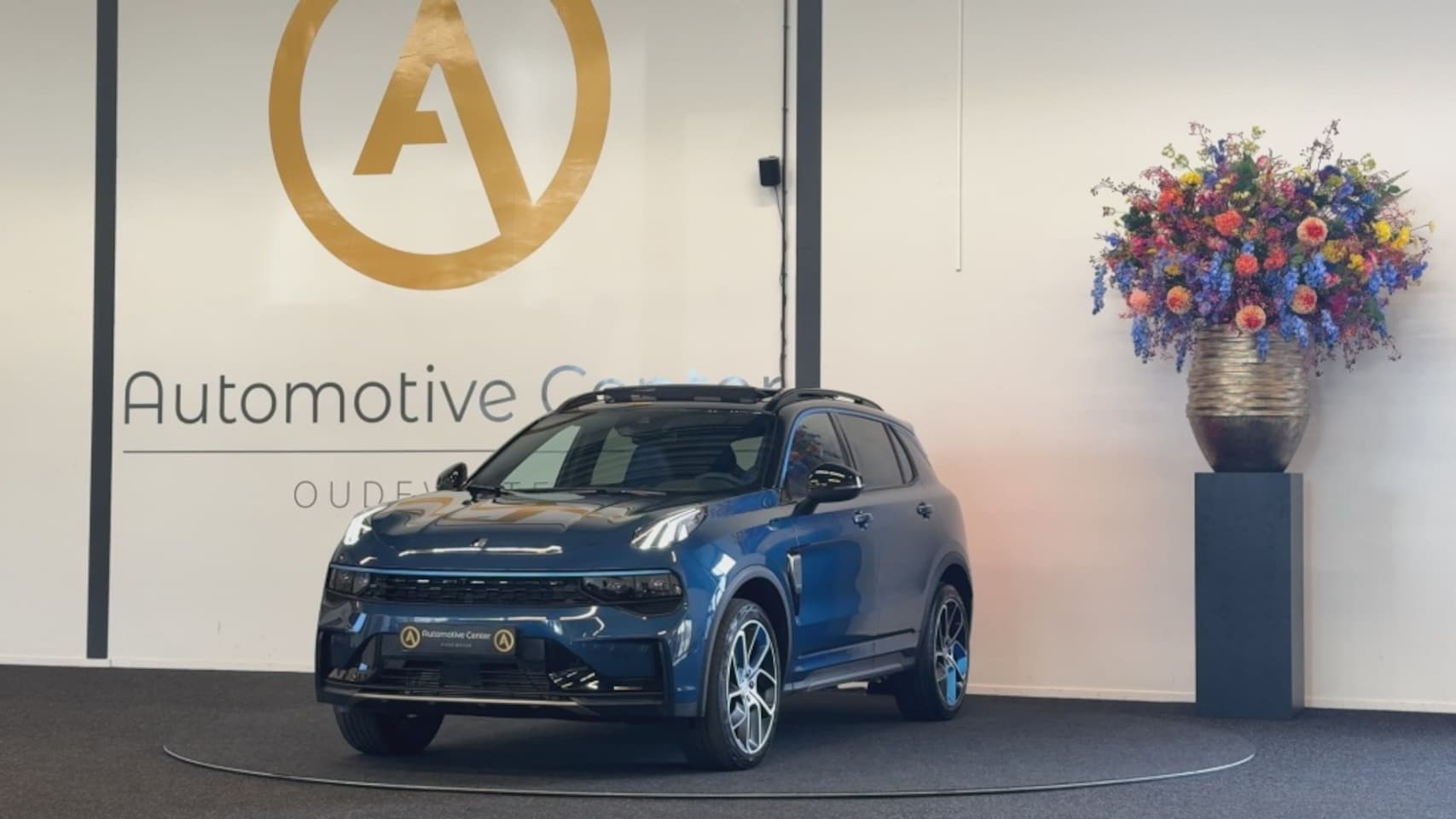 Lynk & Co 01 - 1.5 | PHEV | MY23 | 6,6 KWH | PANO | ZWARTE HEMEL | VERWACHT - AutoWereld.nl