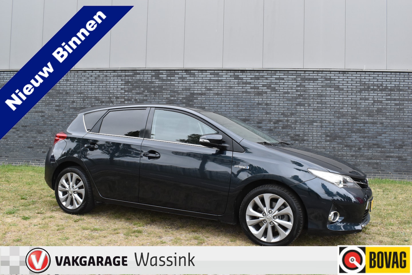 Toyota Auris - 1.8 Hybrid Lease Automaat Panoramadak - AutoWereld.nl