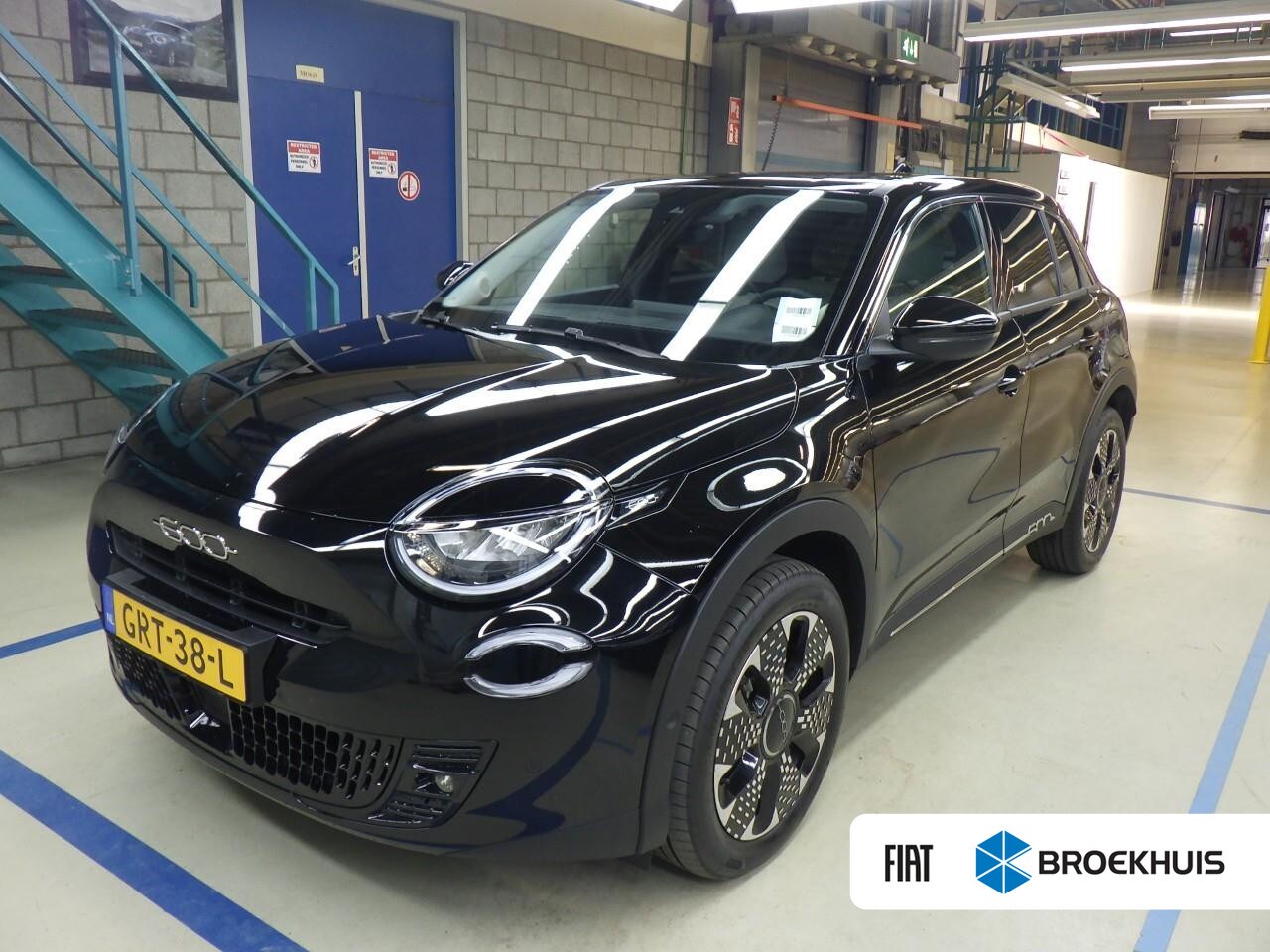 Fiat 600 - 1.2 Hybrid La Prima 100pk Automaat | Massage | Vol-Leder | Adaptive Cruise | Elektr. Stoel - AutoWereld.nl