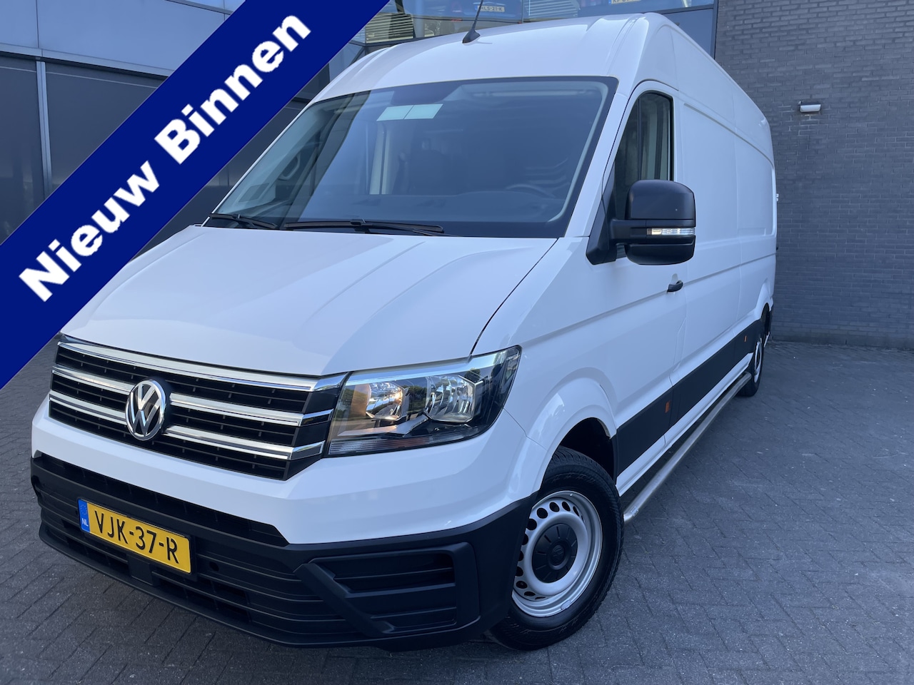Volkswagen Crafter - 35 2.0 TDI L4H3 Highline Airco - parkeersensoren achter - cruise control - zijschuifdeur r - AutoWereld.nl