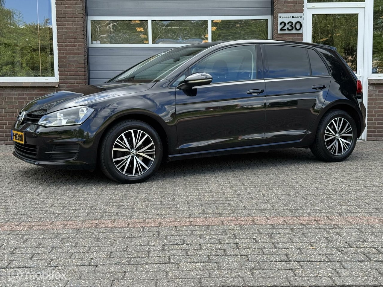 Volkswagen Golf - 1.4 TSI Comfortline AIRCO/PDC/NAVI - AutoWereld.nl