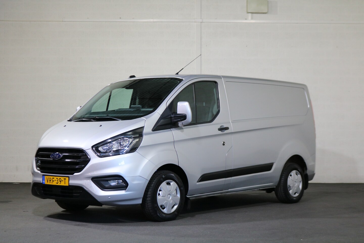 Ford Transit Custom - 2.0 TDci Overbrengvoertuig - AutoWereld.nl