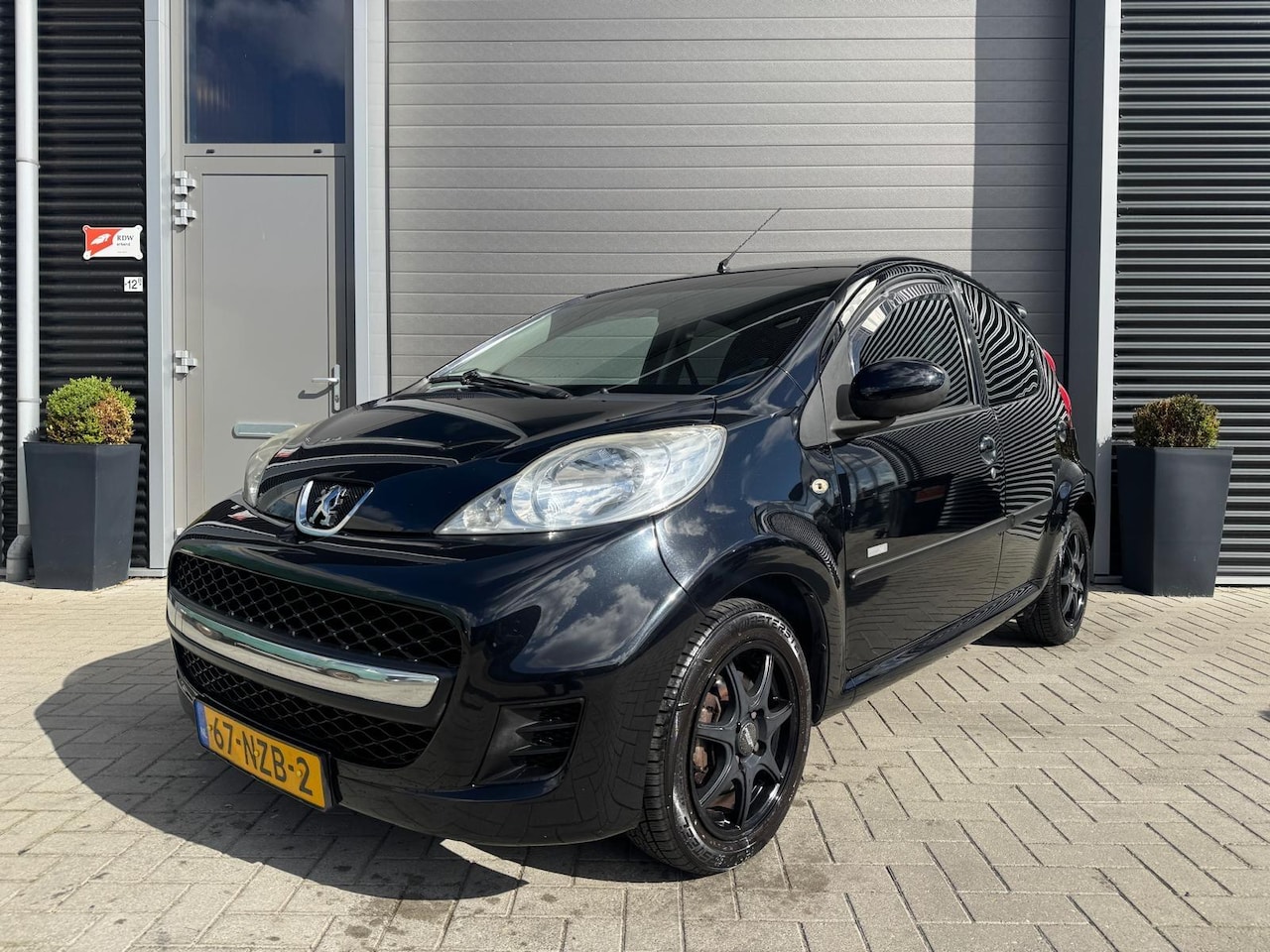 Peugeot 107 - 1.0-12V Millesim 200/NAP/APK/Airco/Lichtmetaal - AutoWereld.nl