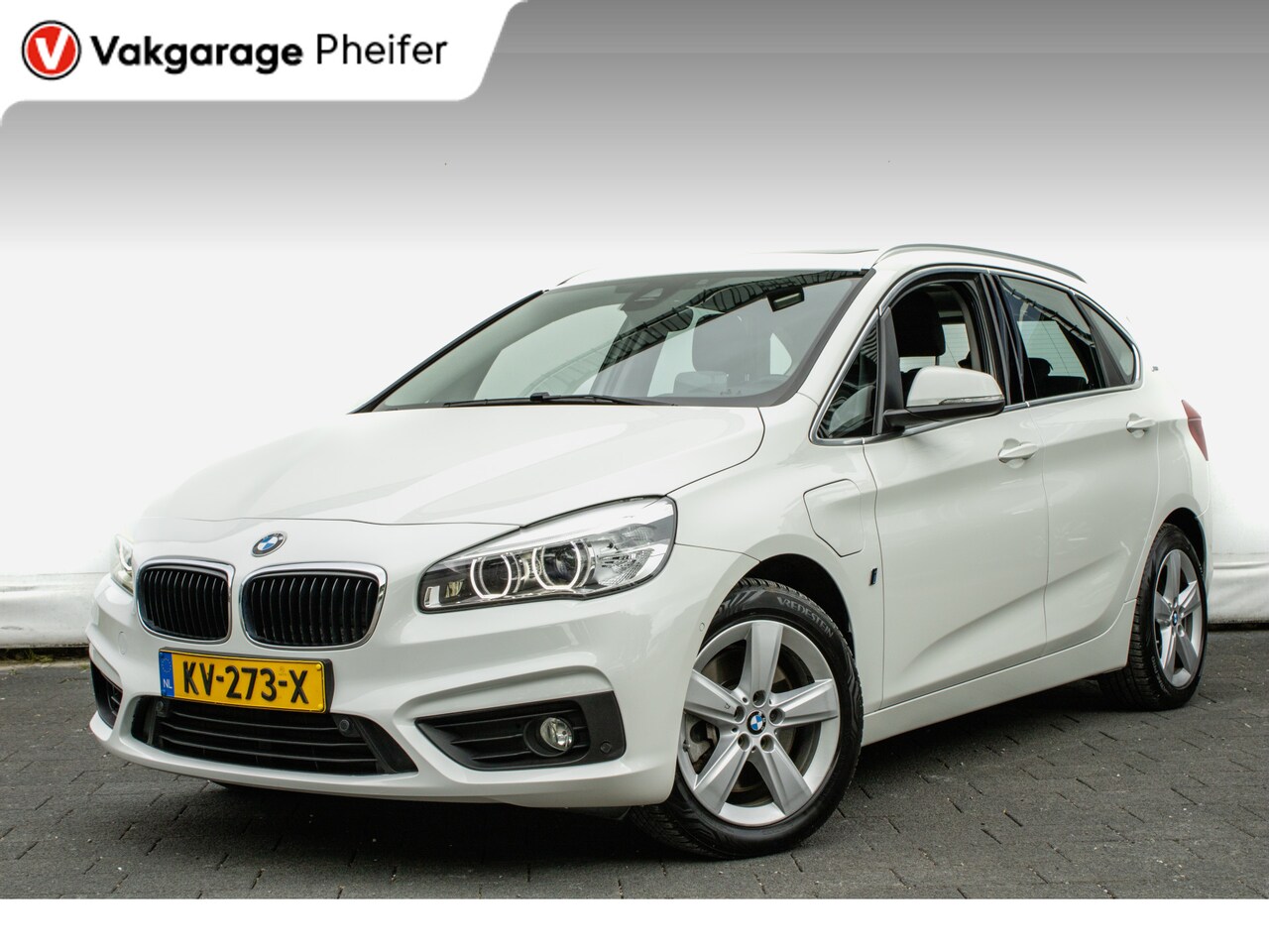 BMW 2-serie Active Tourer - 225xe iPerformance Centennial Executive Panoramadak/ Sportstoelen/ Head up/ Professional n - AutoWereld.nl