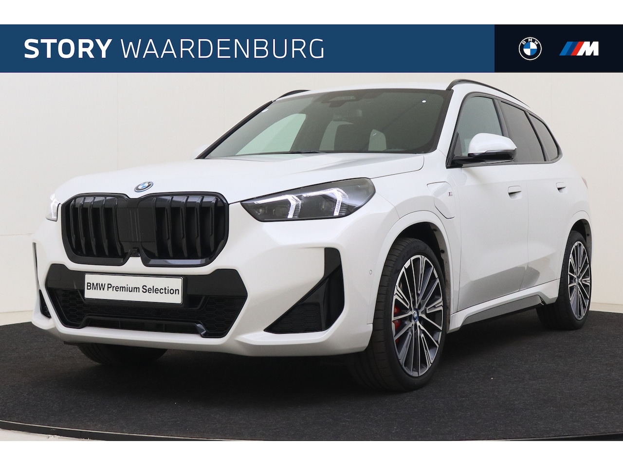 BMW X1 - xDrive30e High Executive M Sport Automaat / Sportstoelen / Stoelverwarming / Adaptief M On - AutoWereld.nl