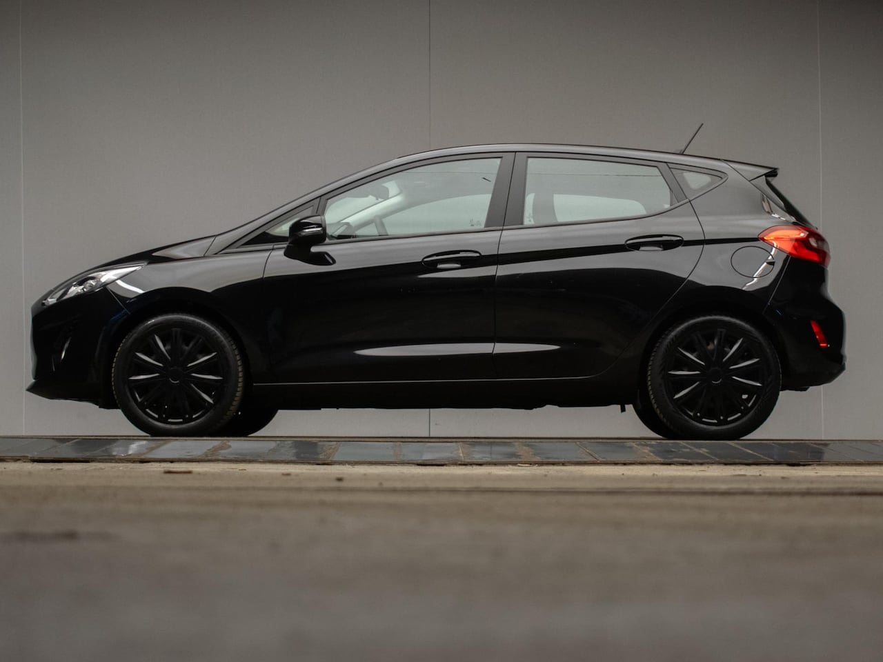 Ford Fiesta - 1.0 EcoBoost Connected Sport (APPLECARPLAY,NAVI,PDC,LED,LANE ASSIST,ELEKTRISCH PAKKET,BLAC - AutoWereld.nl