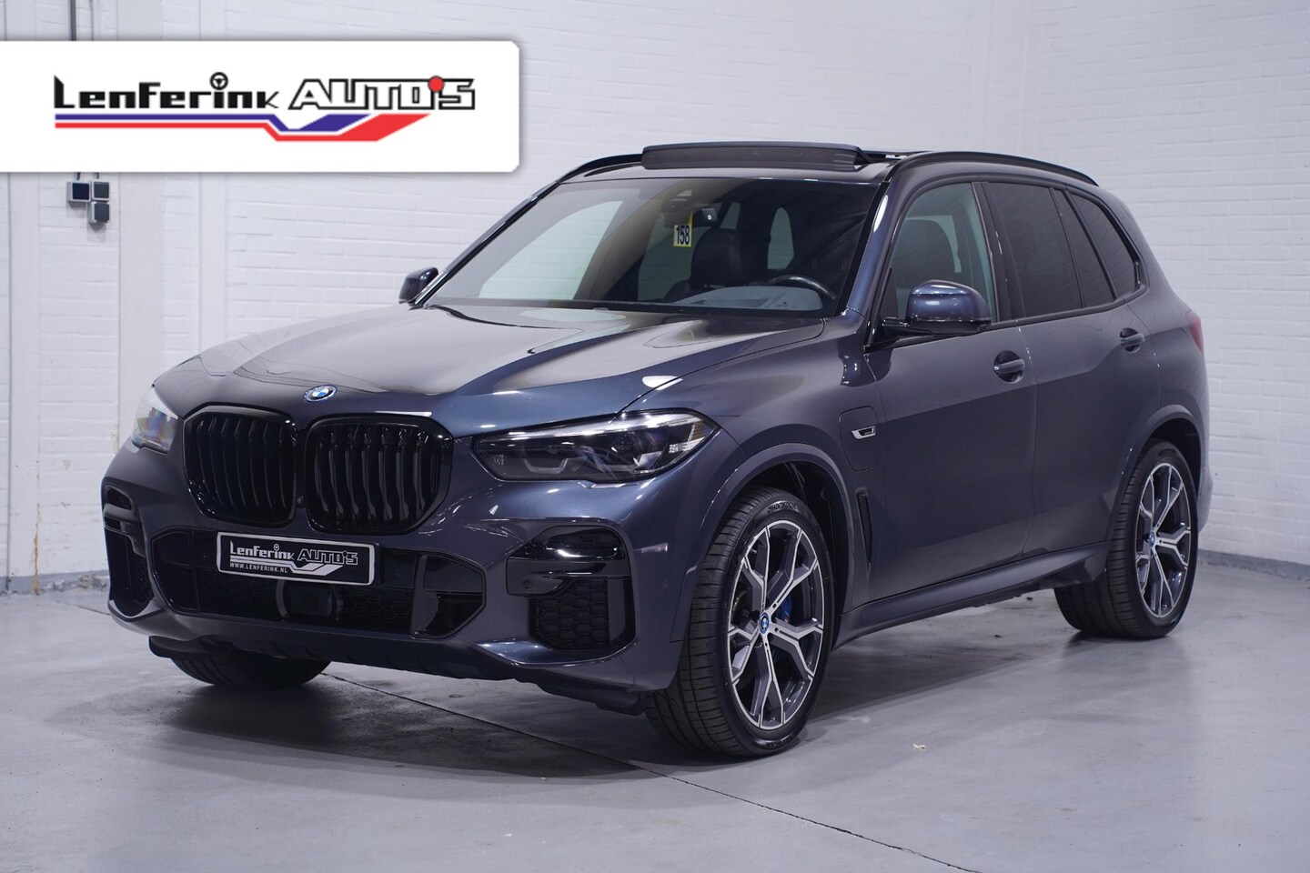 BMW X5 - xDrive45e M Sport Head-up Luchtvering v+a Softclose Apple Carplay Camera 360 Trekhaak 1e E - AutoWereld.nl