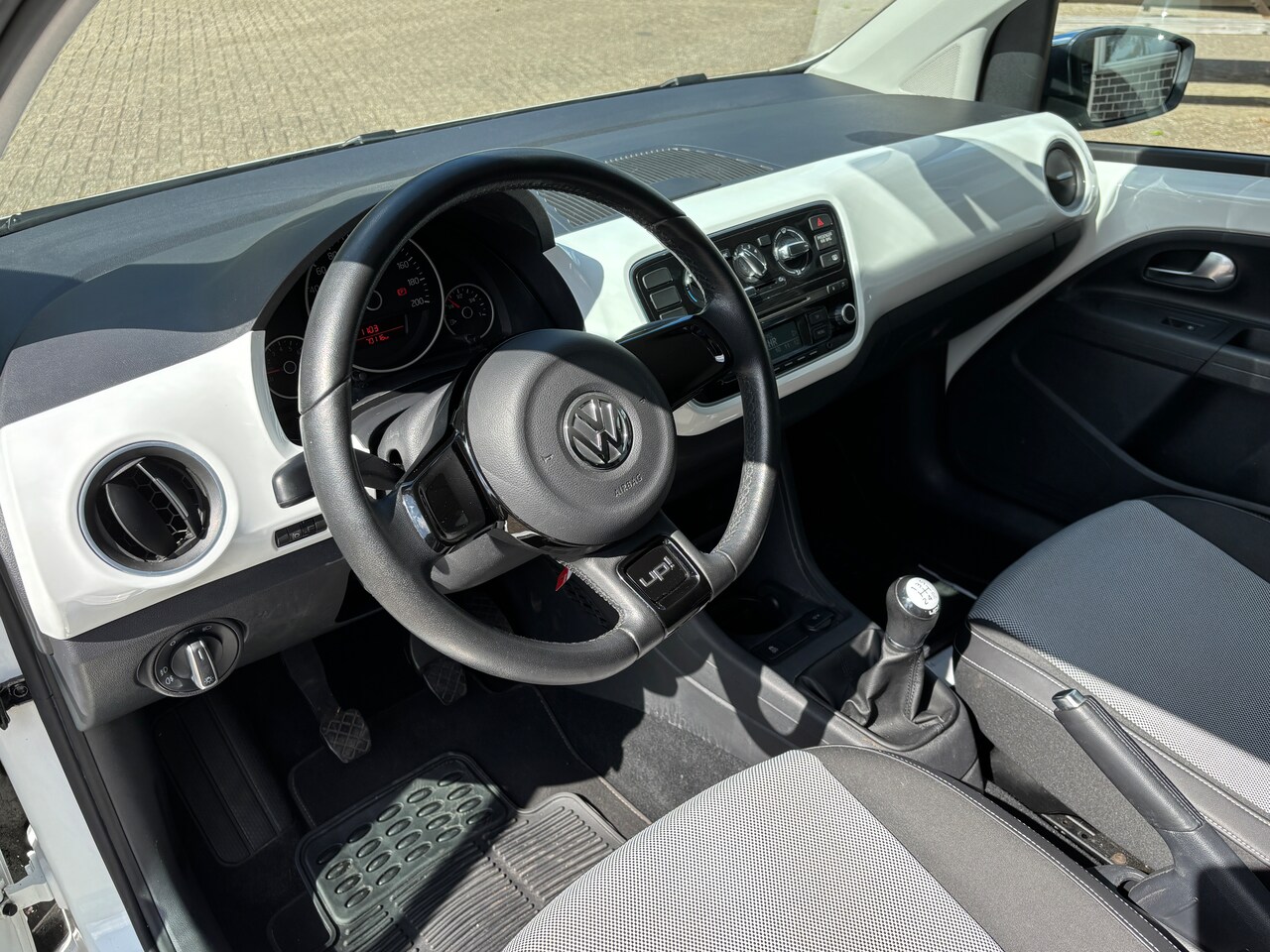 Volkswagen Up! - 1.0 high up! White Up! | Org-NL auto. Airco. Lage km!