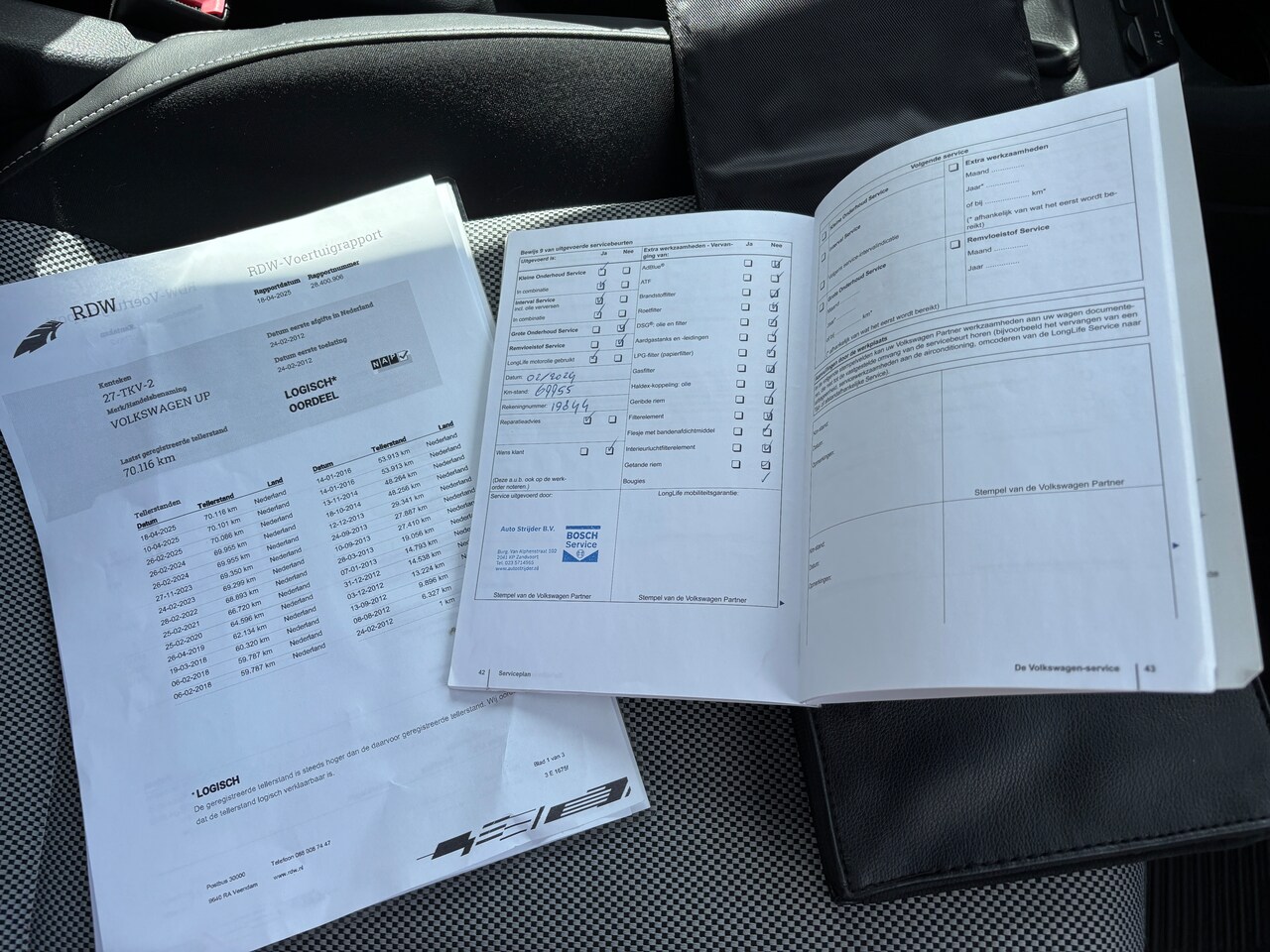 Volkswagen Up! - 1.0 high up! White Up! | Org-NL auto. Airco. Lage km!