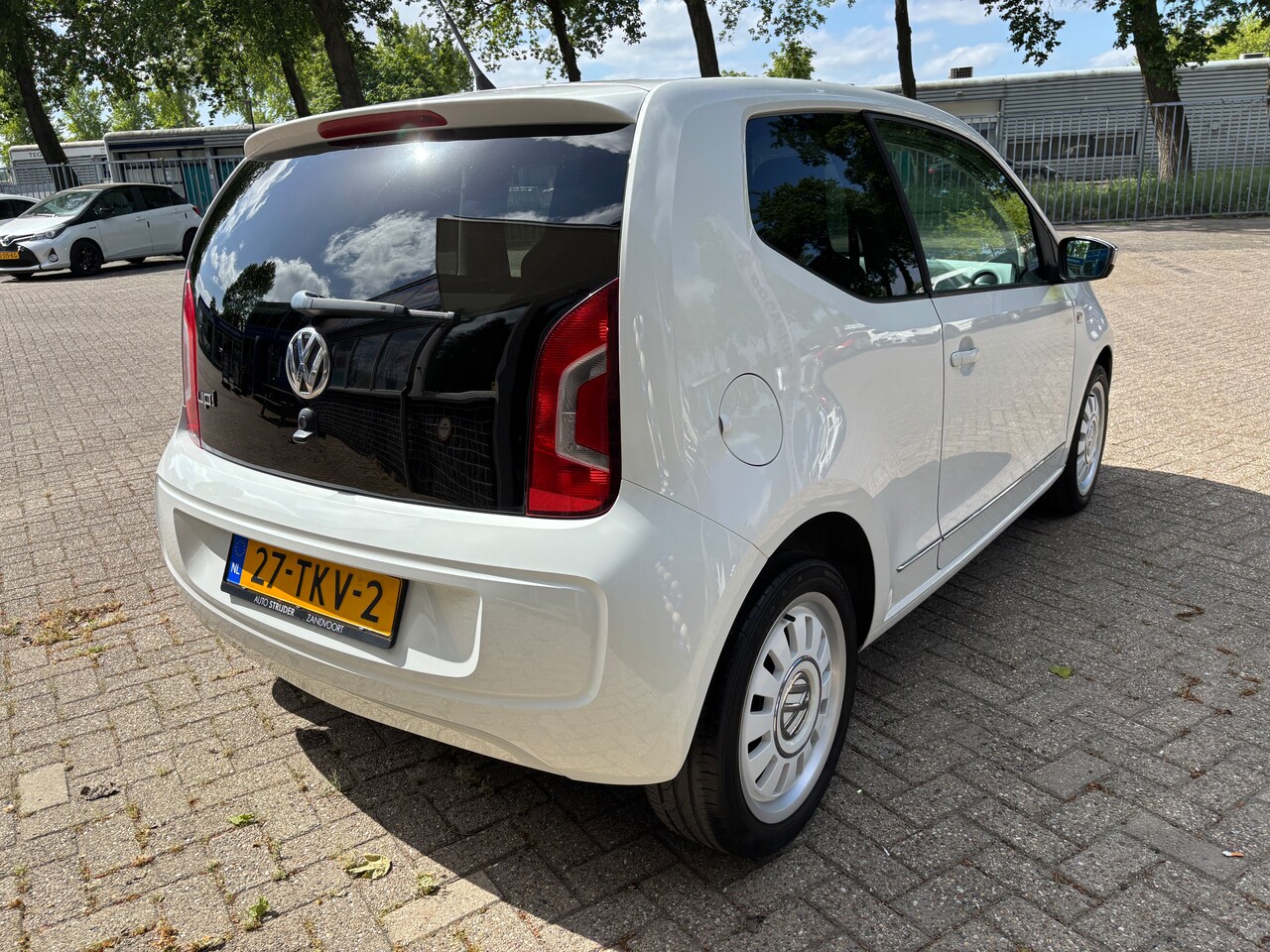 Volkswagen Up! - 1.0 high up! White Up! | Org-NL auto. Airco. Lage km!
