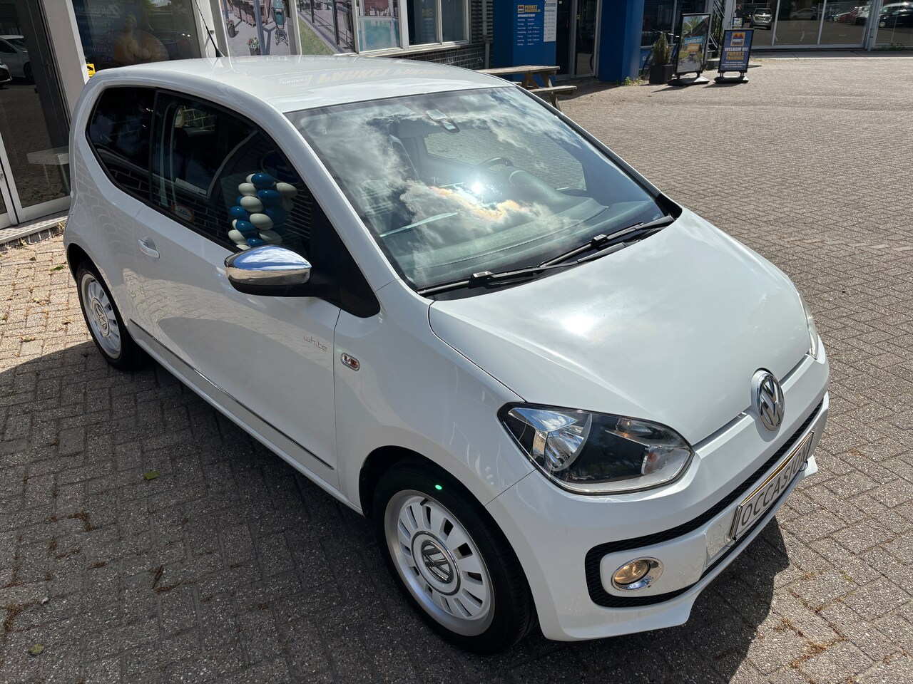 Volkswagen Up! - 1.0 high up! White Up! | Org-NL auto. Airco. Lage km!