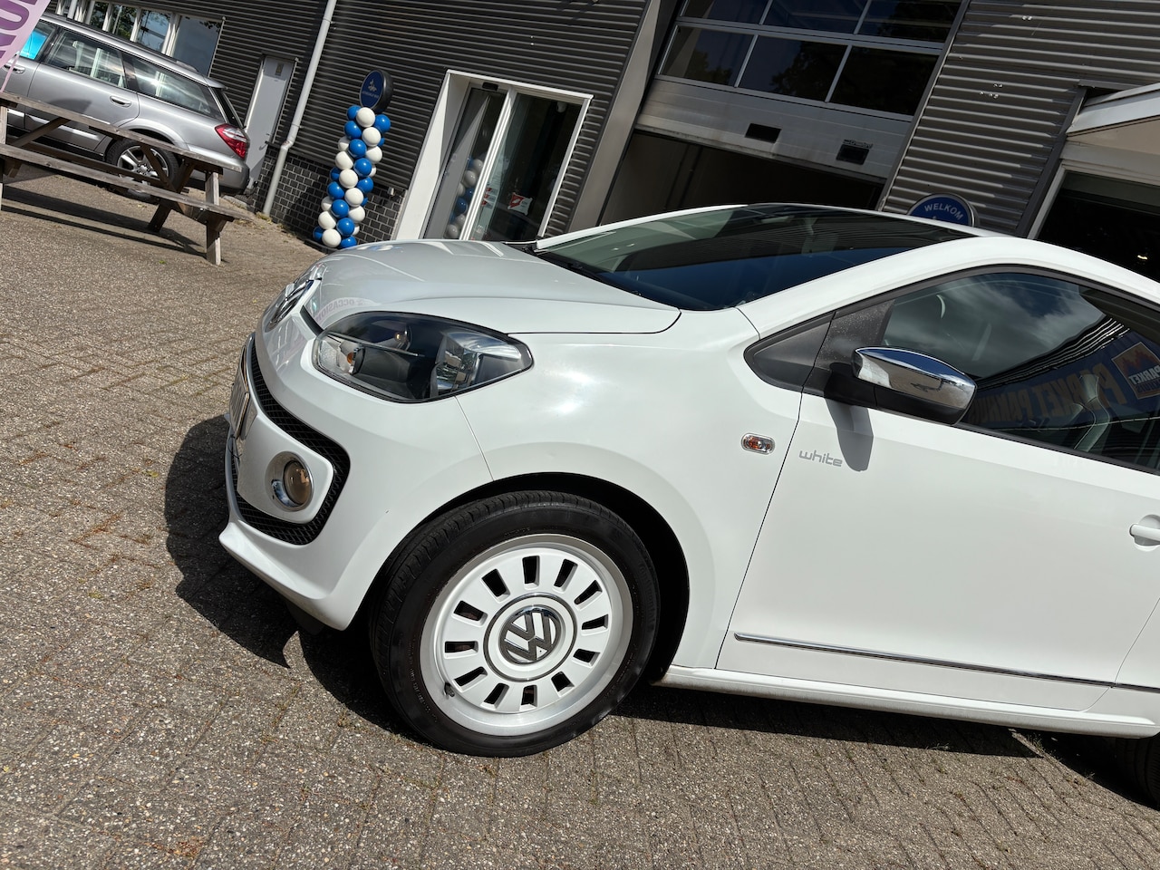 Volkswagen Up! - 1.0 high up! White Up! | Org-NL auto. Airco. Lage km!
