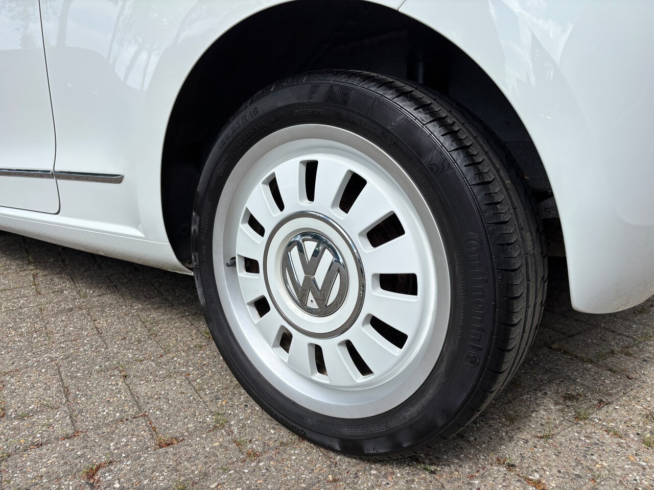 Volkswagen Up! - 1.0 high up! White Up! | Org-NL auto. Airco. Lage km!