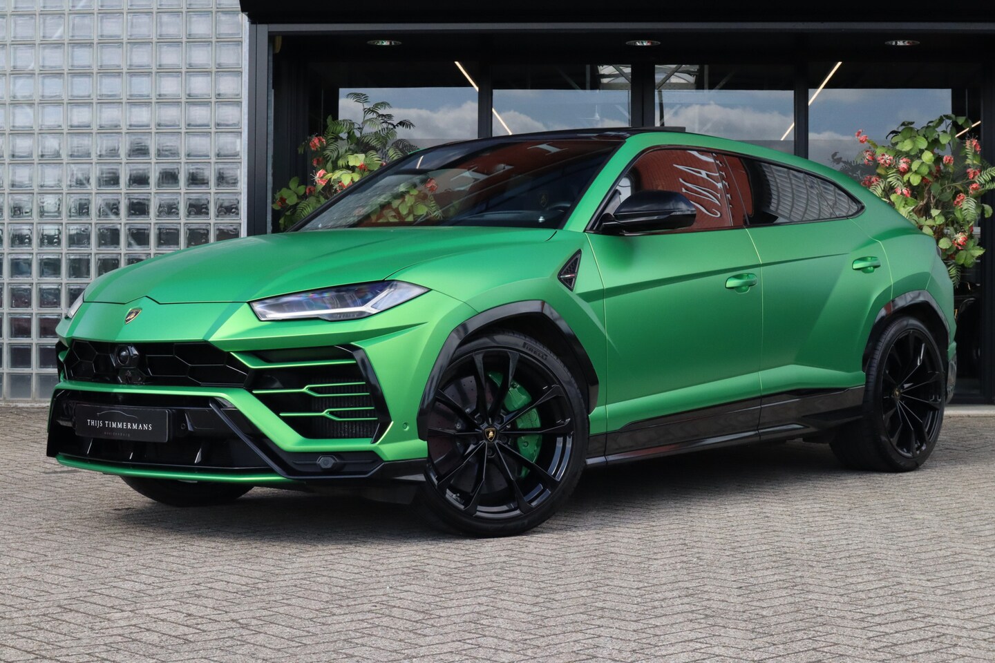 Lamborghini Urus - 4.0 V8 | Wrap mat groen, Keramische remmen, 23 inch, Alcantara interieur, Bang&Olufsen, Pa - AutoWereld.nl