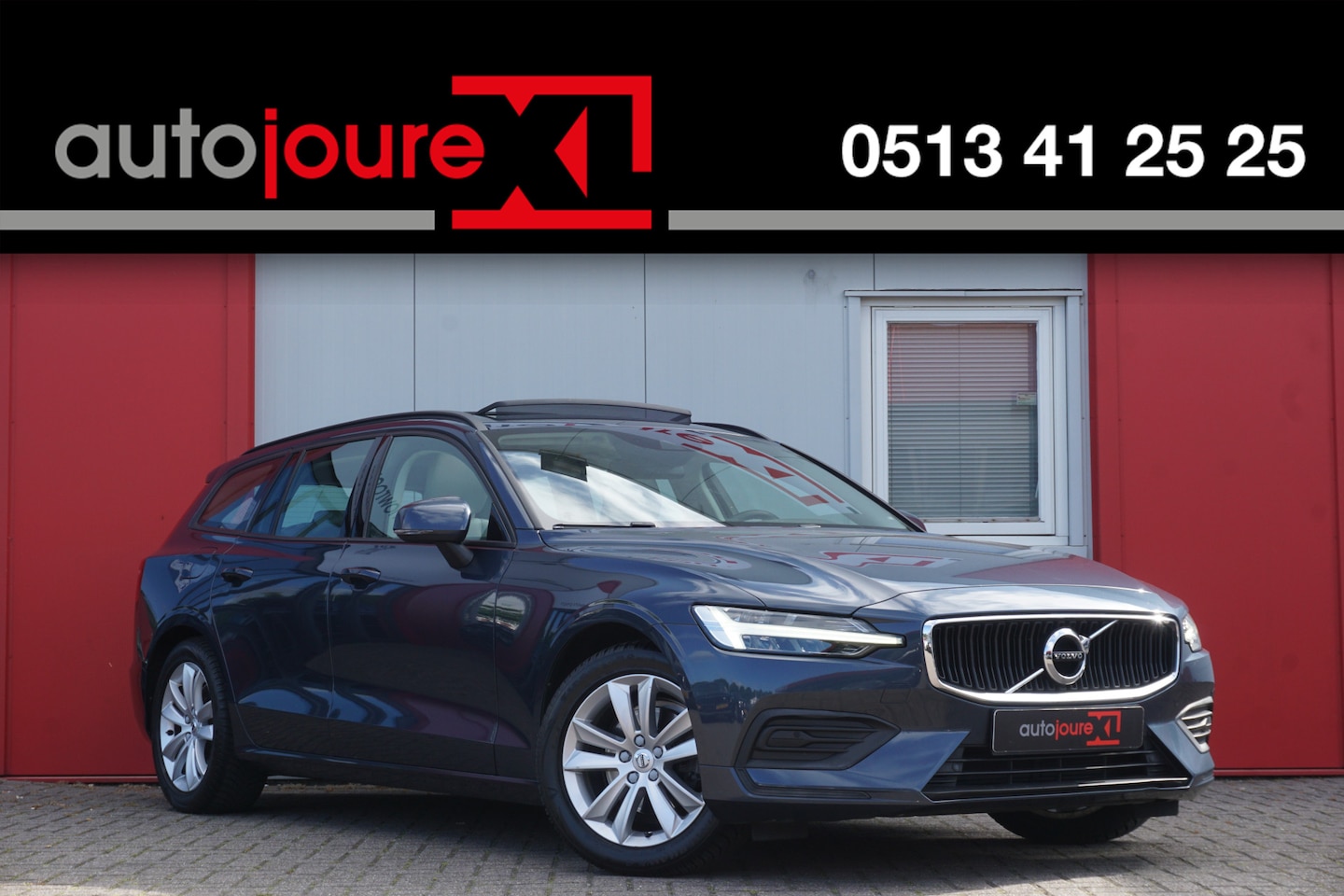 Volvo V60 - 2.0 D3 Momentum | Panoramadak | Leder | Navigatie | Cruise Control | - AutoWereld.nl