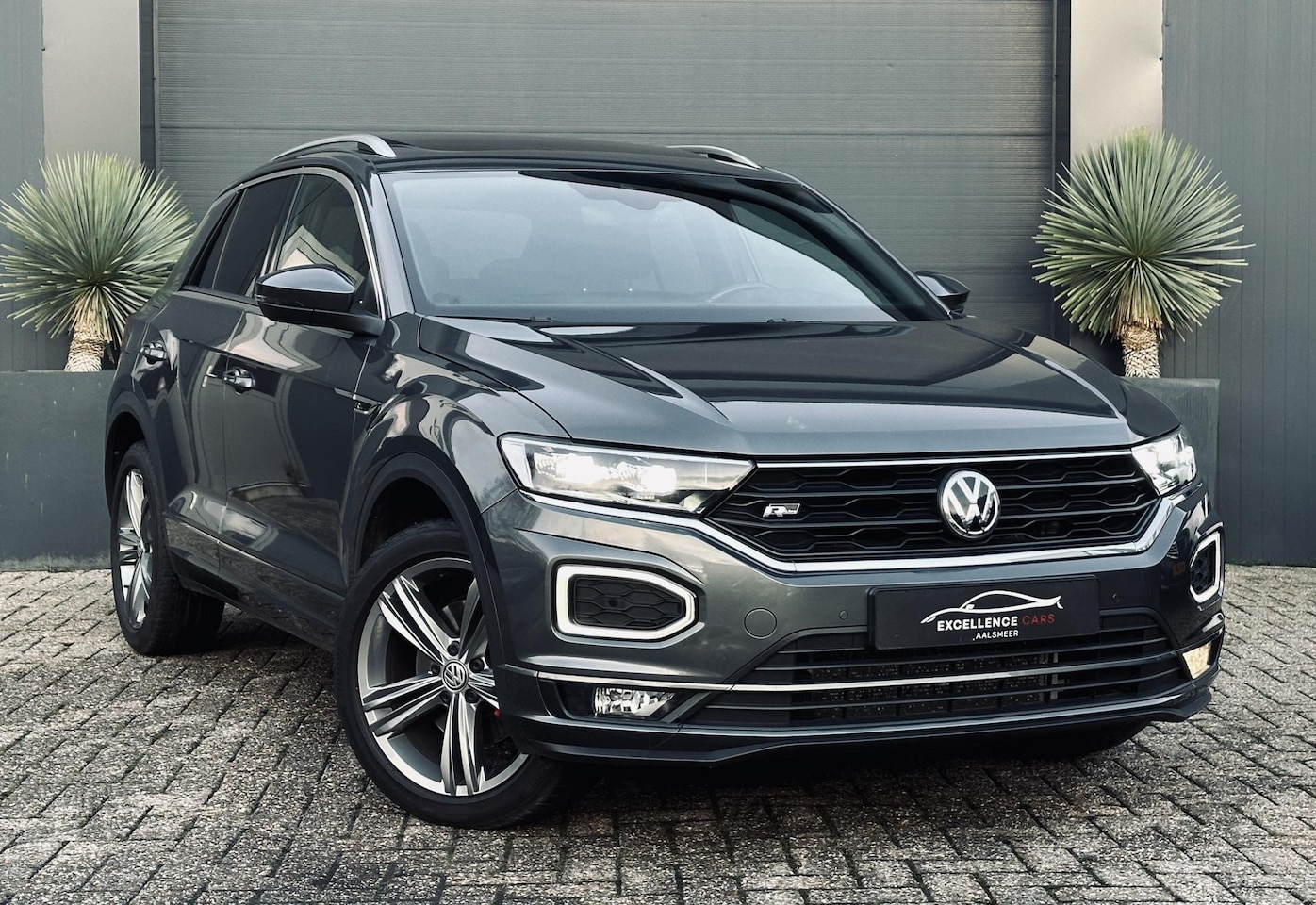 Volkswagen T-Roc - 1.5 TSI Sport Business R Pano/Navi/Canera - AutoWereld.nl