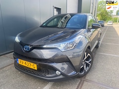 Toyota C-HR - 1.8 Hybrid Style / Automaat / Airco / Hybride / Boekjes / Goed onderhouden / Zeer nette au