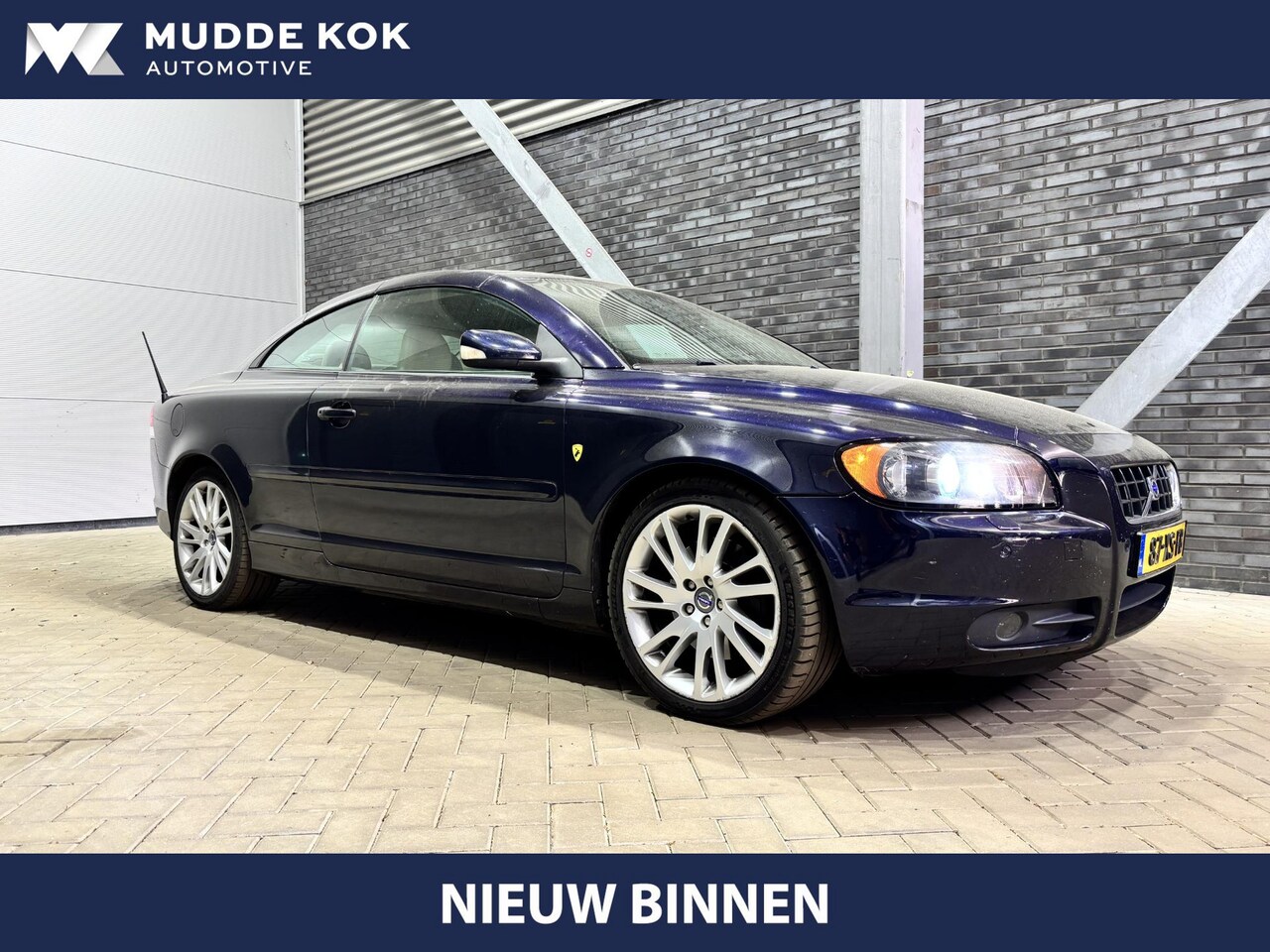 Volvo C70 Convertible - 2.5 T5 Summum | 5-Cilinder | Automaat | Leder | Stoelverwarming | Trekhaak | Cruise Contro - AutoWereld.nl