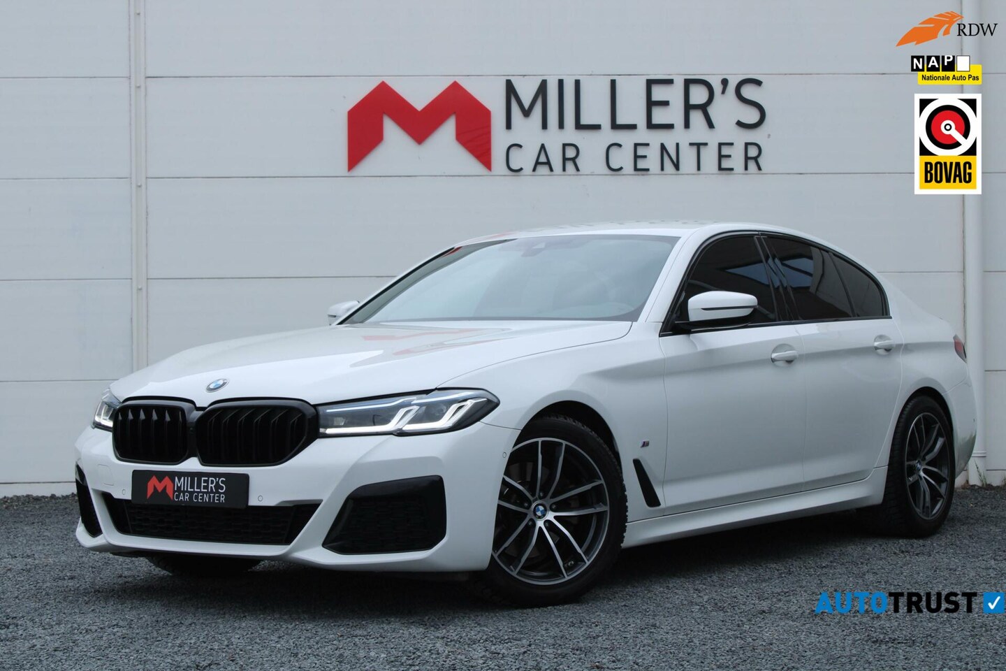 BMW 5-serie - 520i M-SPORT LASER MEMORY LEDER CAMERA SFEERVERLICHTING - AutoWereld.nl