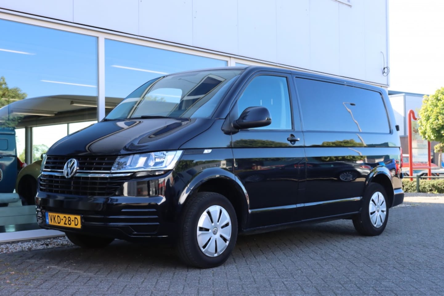 Volkswagen Transporter - 2.0 TDI L1H1 2.0 TDI L1H1 - AutoWereld.nl