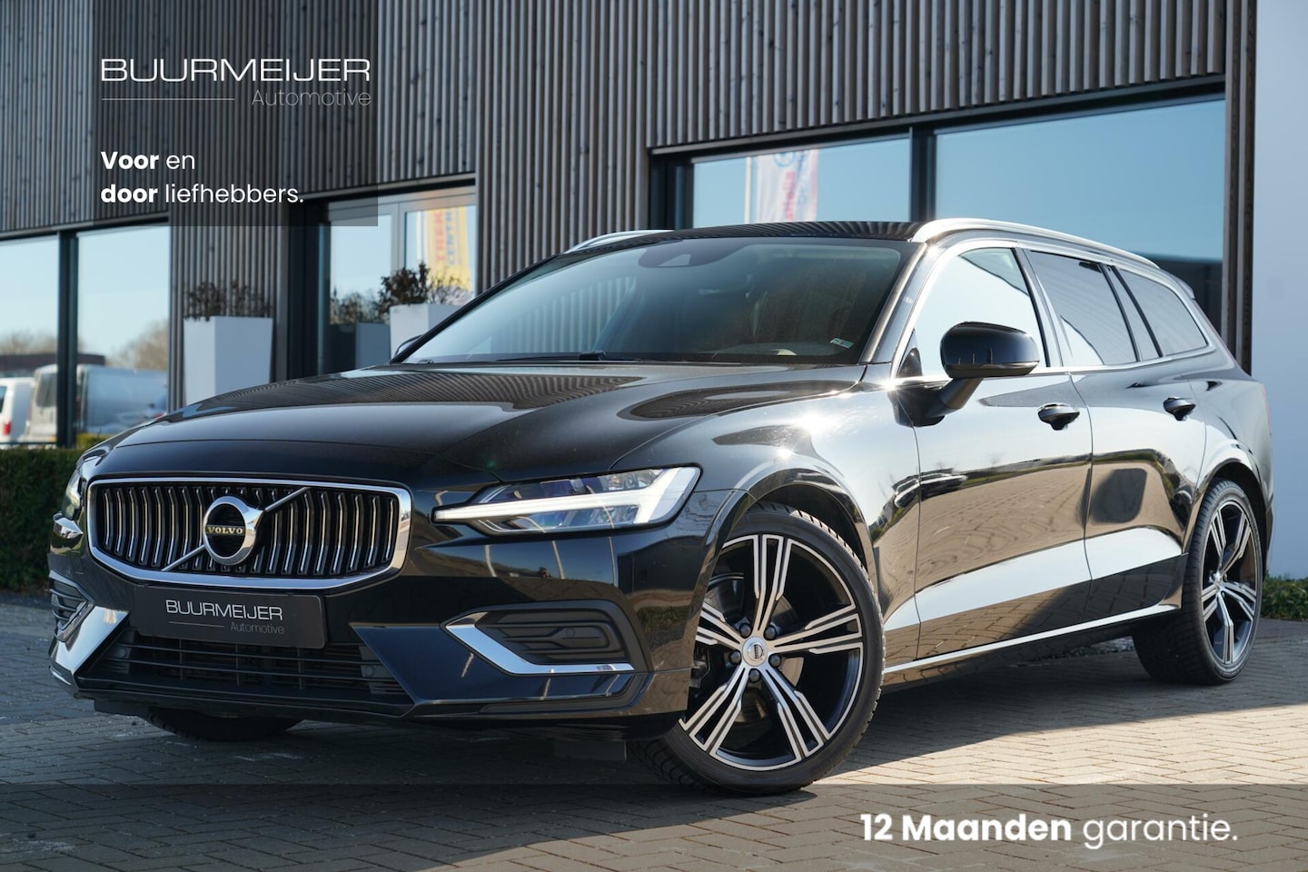 Volvo V60 - B3 Inscription - Dealer onderhouden - Stoel en stuurwielverwarming - Semi elektrische trek - AutoWereld.nl