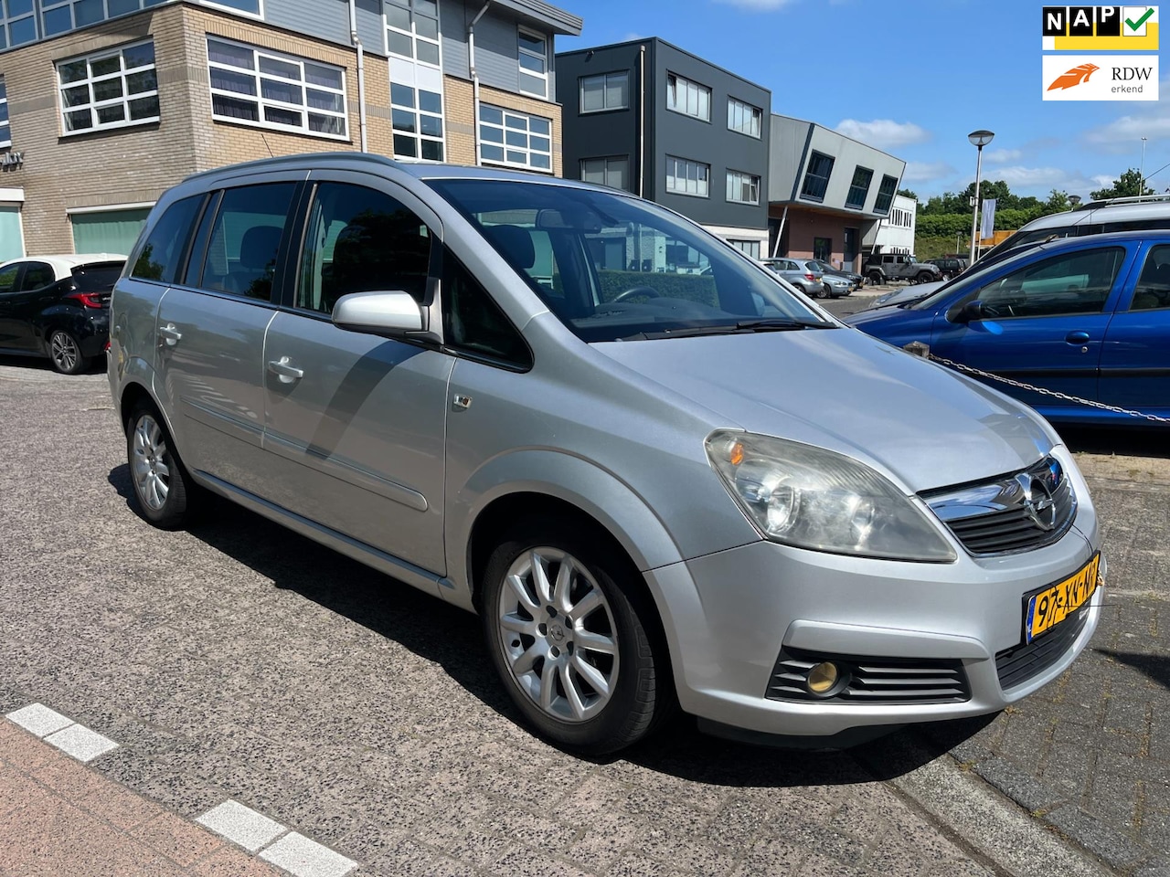 Opel Zafira - 1.6 Executive 7 stoelen nette auto. - AutoWereld.nl