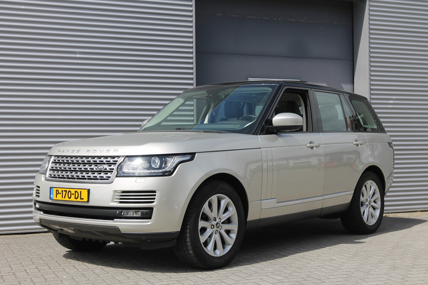 Land Rover Range Rover - 5.0 V8 Vogue I 510 PK I Pano.dak I Camera I Navi - AutoWereld.nl