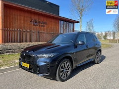 BMW X5 - XDrive50e M-sport, SoH 95% M-stoel, Merino, trekhaak, panoramadak