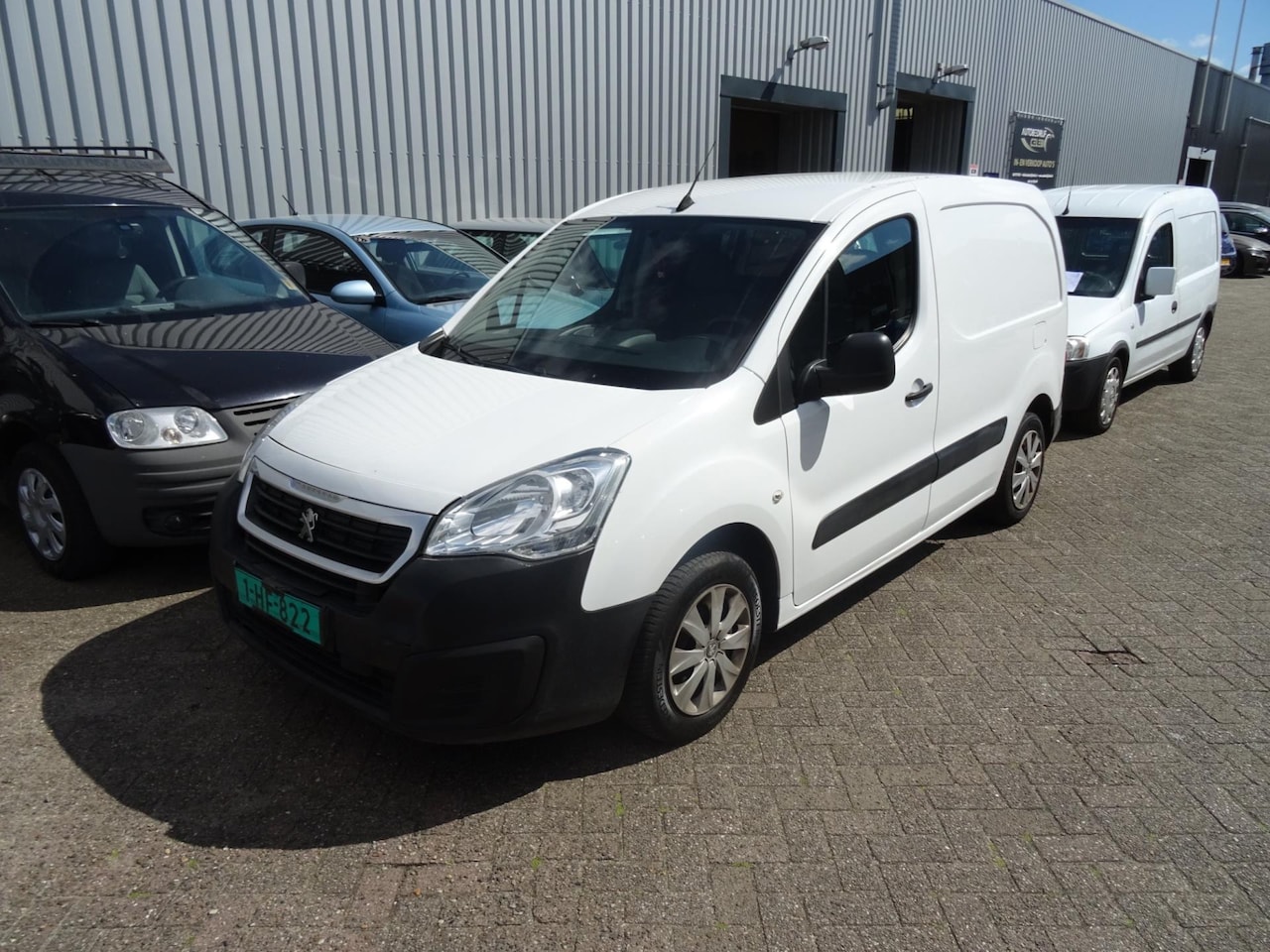 Peugeot Partner - 120 1.6 BlueHDi 75 L1 XR 120 1.6 BlueHDi 75 L1 XR - AutoWereld.nl