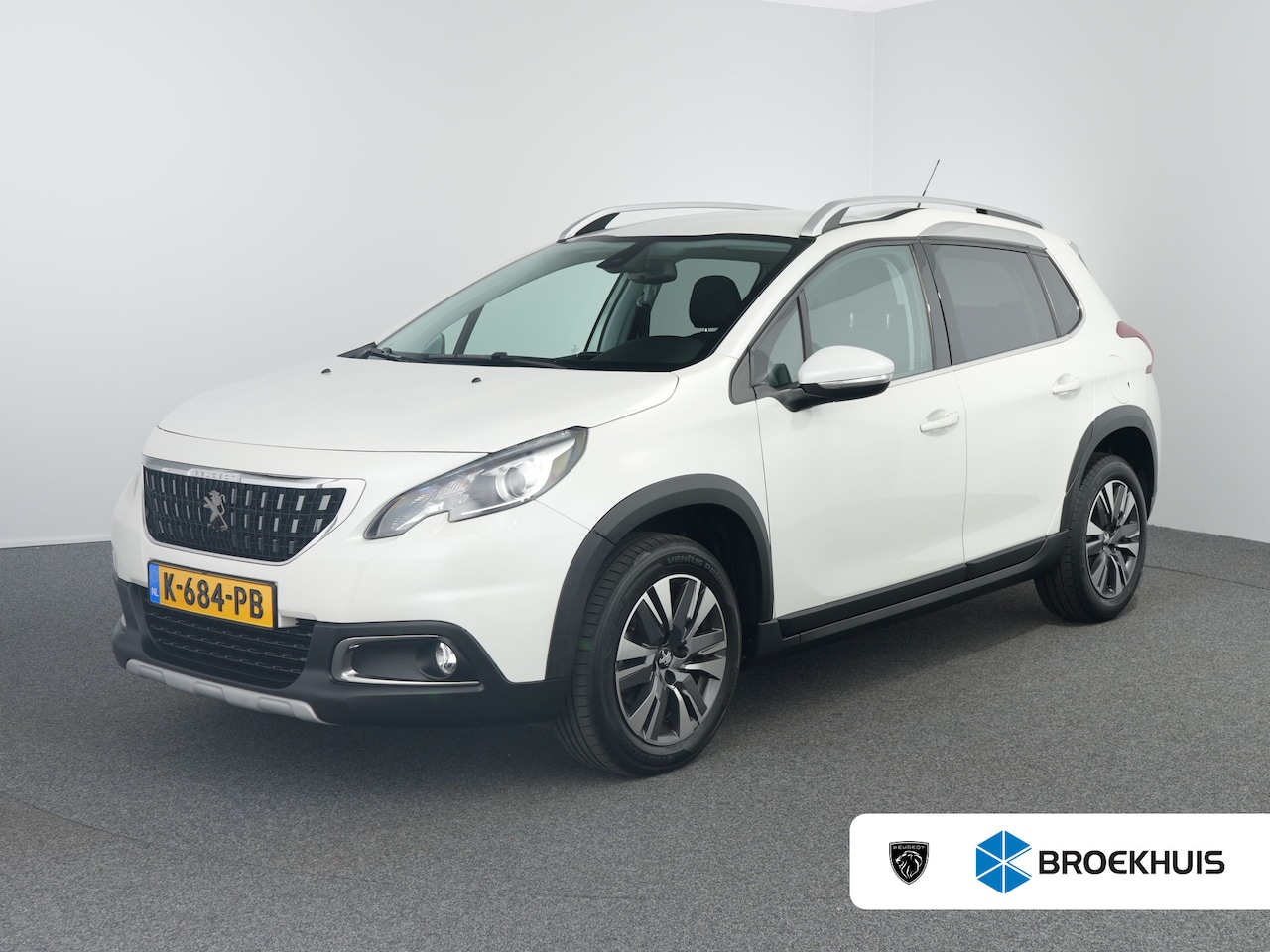 Peugeot 2008 - 1.2 PureTech Blue Lease Allure | Airco (automatisch) | Boordcomputer | Centrale deurvergre - AutoWereld.nl