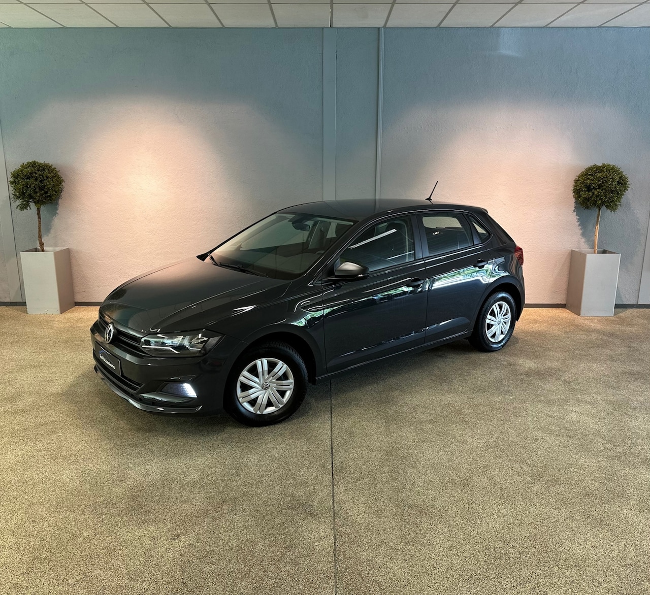 Volkswagen Polo - 1.0 Trendline - ParkeerSensor - Led - Cruise - Airco - AutoWereld.nl