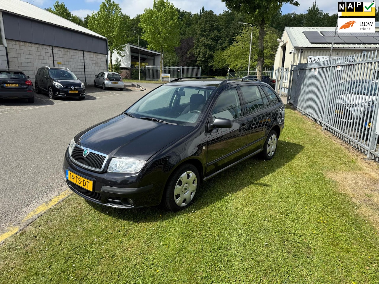 Skoda Fabia Combi - 1.4-16V Spirit+ Nieuwe Apk + Ditributie Riem !!! - AutoWereld.nl