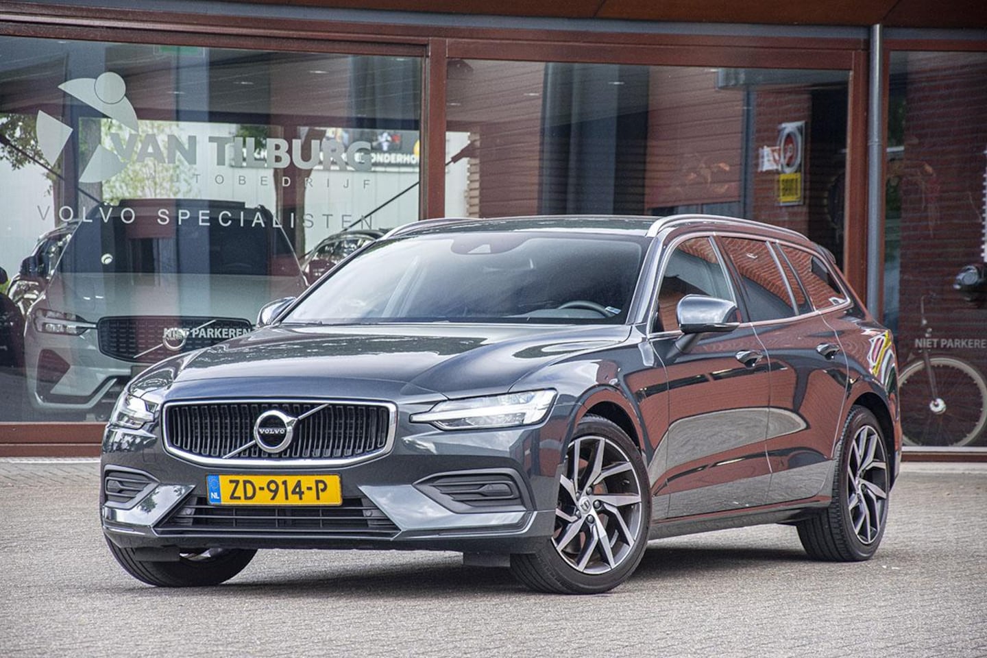 Volvo V60 - 2.0 T5 Momentum 2.0 T5 MOMENTUM - AutoWereld.nl