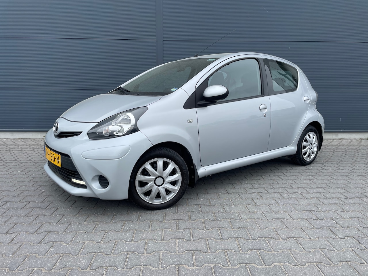 Toyota Aygo - 1.0 VVT-i Aspiration AUTOMAAT bouwjaar 2013 met 77580 km - AutoWereld.nl