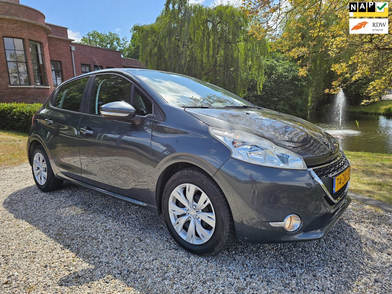 Peugeot 208 - 1.2 VTi Envy 5-deurs AIRCO/cruise - AutoWereld.nl