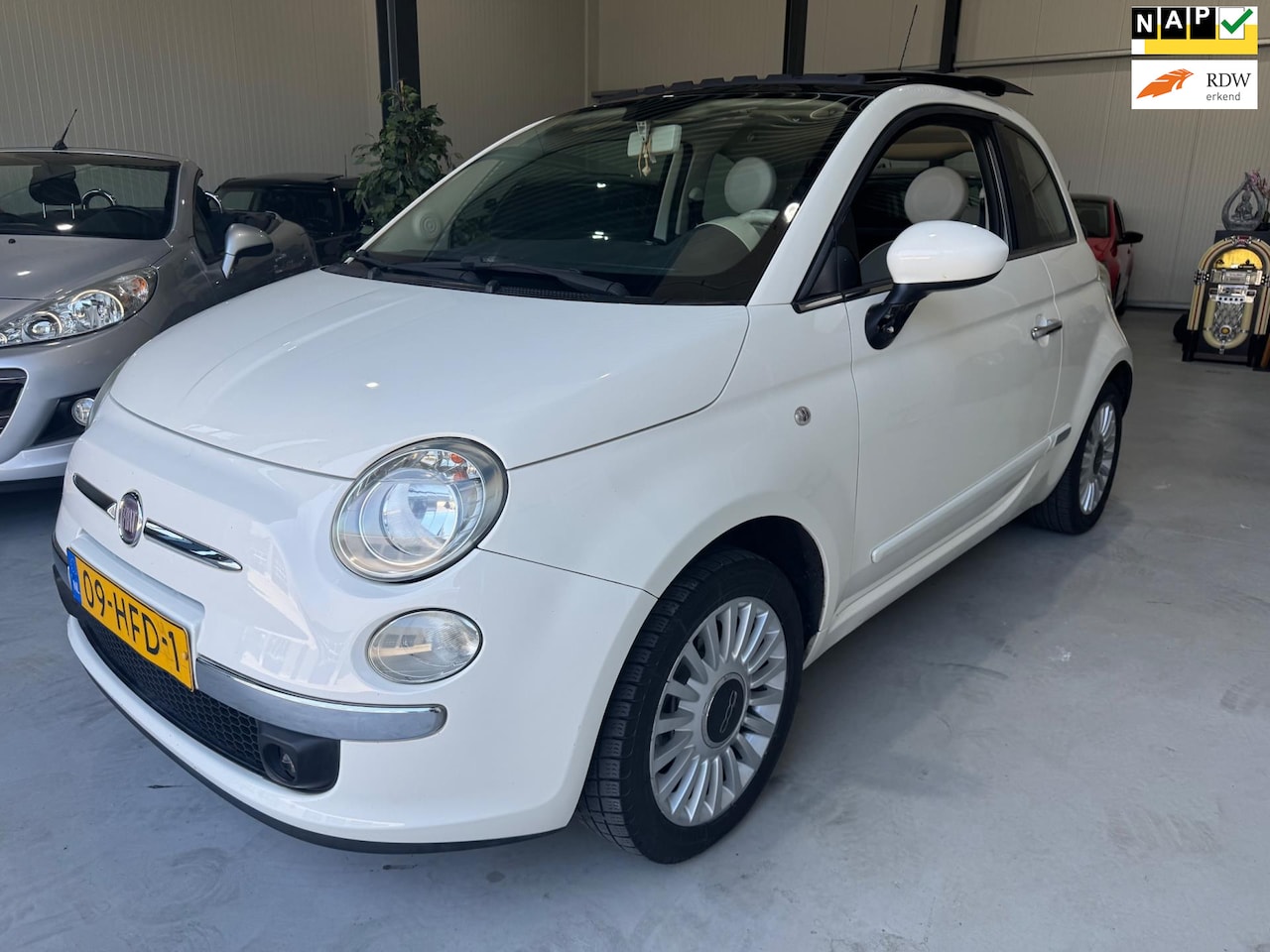 Fiat 500 - 1.2 Lounge Panorama dak airco nette auto!! nap!! - AutoWereld.nl