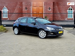 Opel Astra - 1.4 Business + / Navi / Stoelverwarming / Nieuwe Apk / Airco