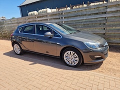 Opel Astra - 1.4 Turbo Blitz Navigatie