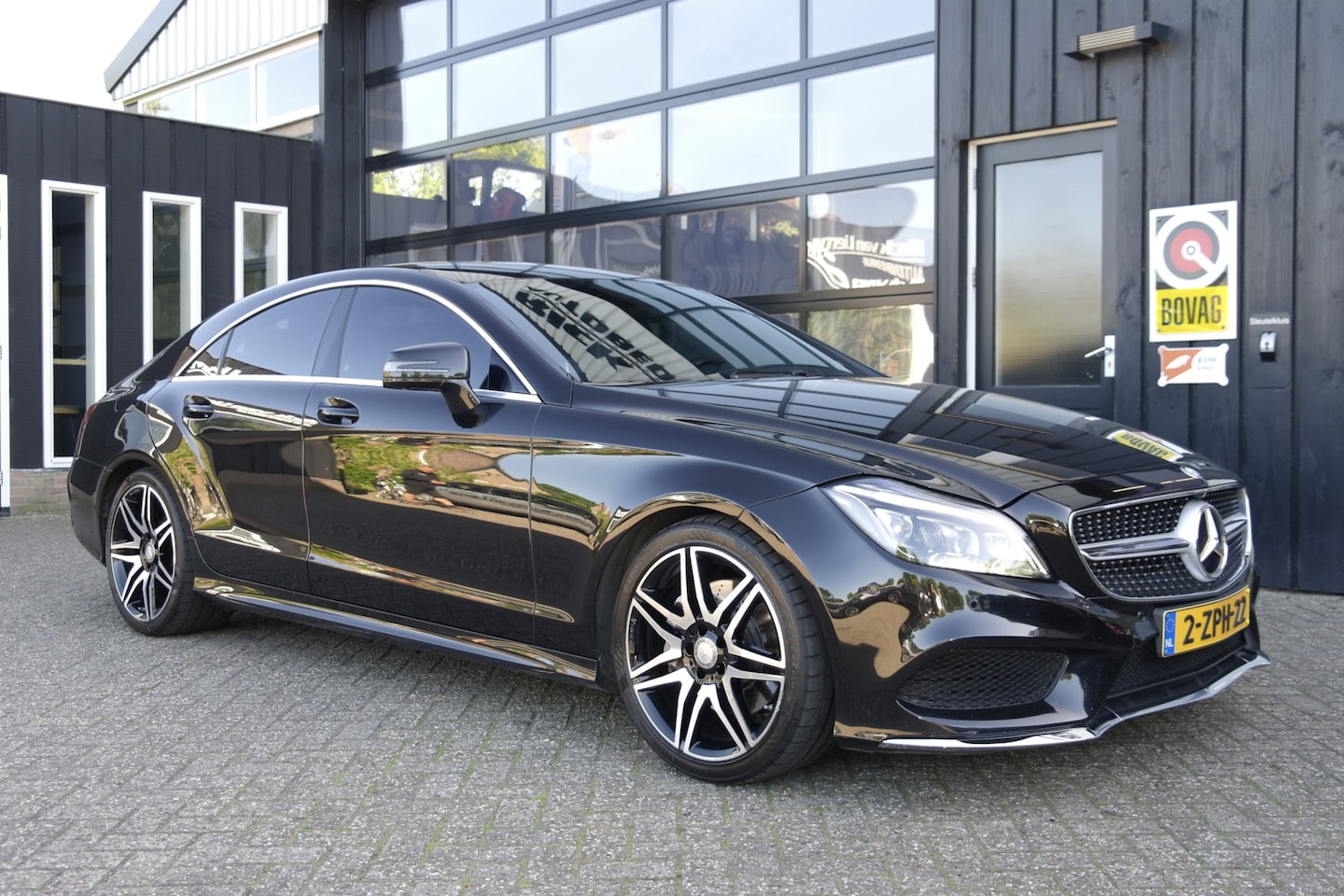 Mercedes-Benz CLS-klasse - 400 AMG 333 PK | Dealer Onderhouden | Harman |  LED | Leder | 19'' | NL-Auto | 360 Camera - AutoWereld.nl