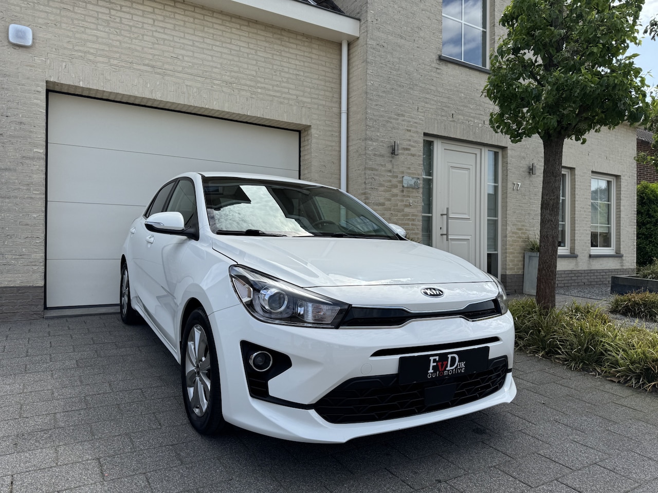Kia Rio - 1.2 DynamicLine Facelift Navi Carplay Camera DAB Clima 16" Pdc - AutoWereld.nl