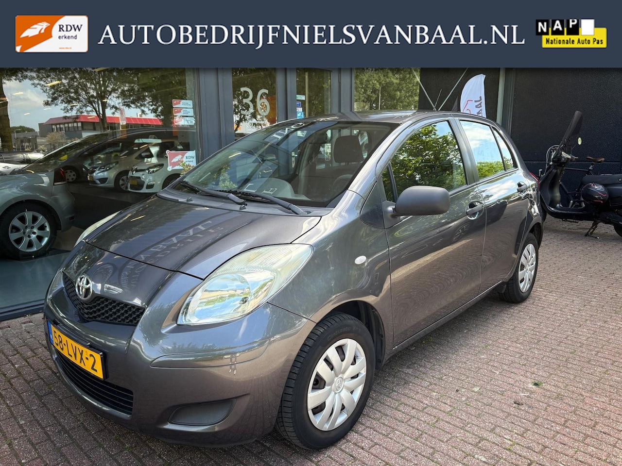 Toyota Yaris - 1.0 VVTi Acces Airco/5Drs/Dealer Onderhouden - AutoWereld.nl