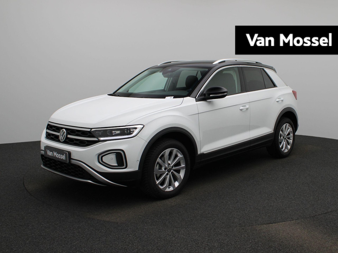 Volkswagen T-Roc - 1.5 TSI Style | Automaat | Stoelverwarming | Navigatie | Ergo Active Stoel | All Season Ba - AutoWereld.nl