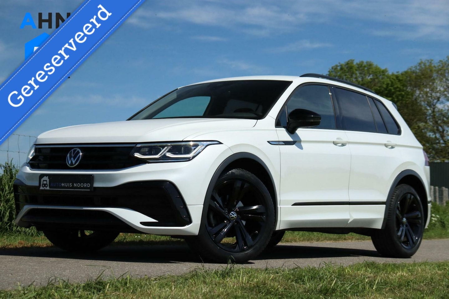 Volkswagen Tiguan - 1.5 TSI / 2x R-Line / Black Style / Virtual Cockpit / Matrix LED / 19"! - AutoWereld.nl