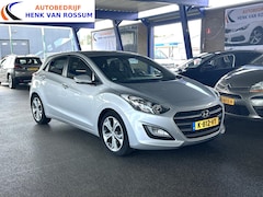 Hyundai i30 - 1.4 i Navi | Clima | PDC | Camera
