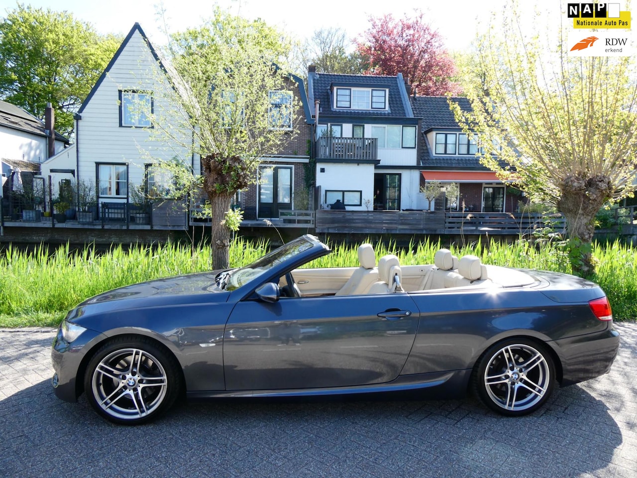 BMW 3-serie Cabrio - 325i 6-Cilinder 218pk Hardtop Clima Leder PDC Xenon - AutoWereld.nl