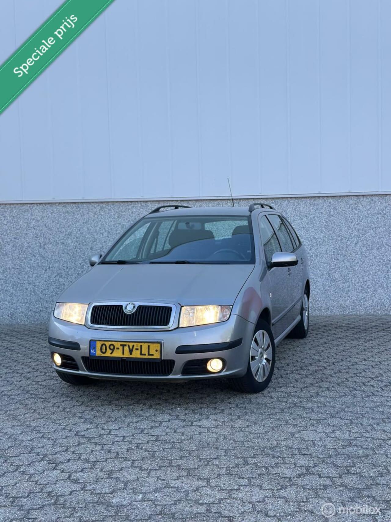 Skoda Fabia Combi - 1.4-16V Elegance - AutoWereld.nl
