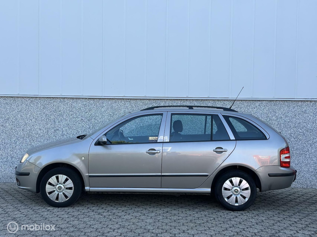 Skoda Fabia Combi - 1.4-16V Elegance - AutoWereld.nl